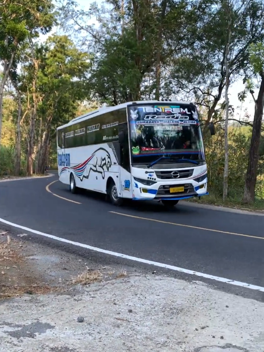 Waktu berjalan begitu cepat 😄🙌 #tentremkaroseri #tentremradja #busmania #ayonaikbus #CapCut 