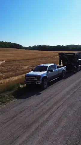 Cadillac’n….. Wheat beans goin in! 🌾 #farming #wheat #harvest #soybeans #farmin #johndeere #8rx370 #ford #powerstroke #planting #farmtok #fyp 