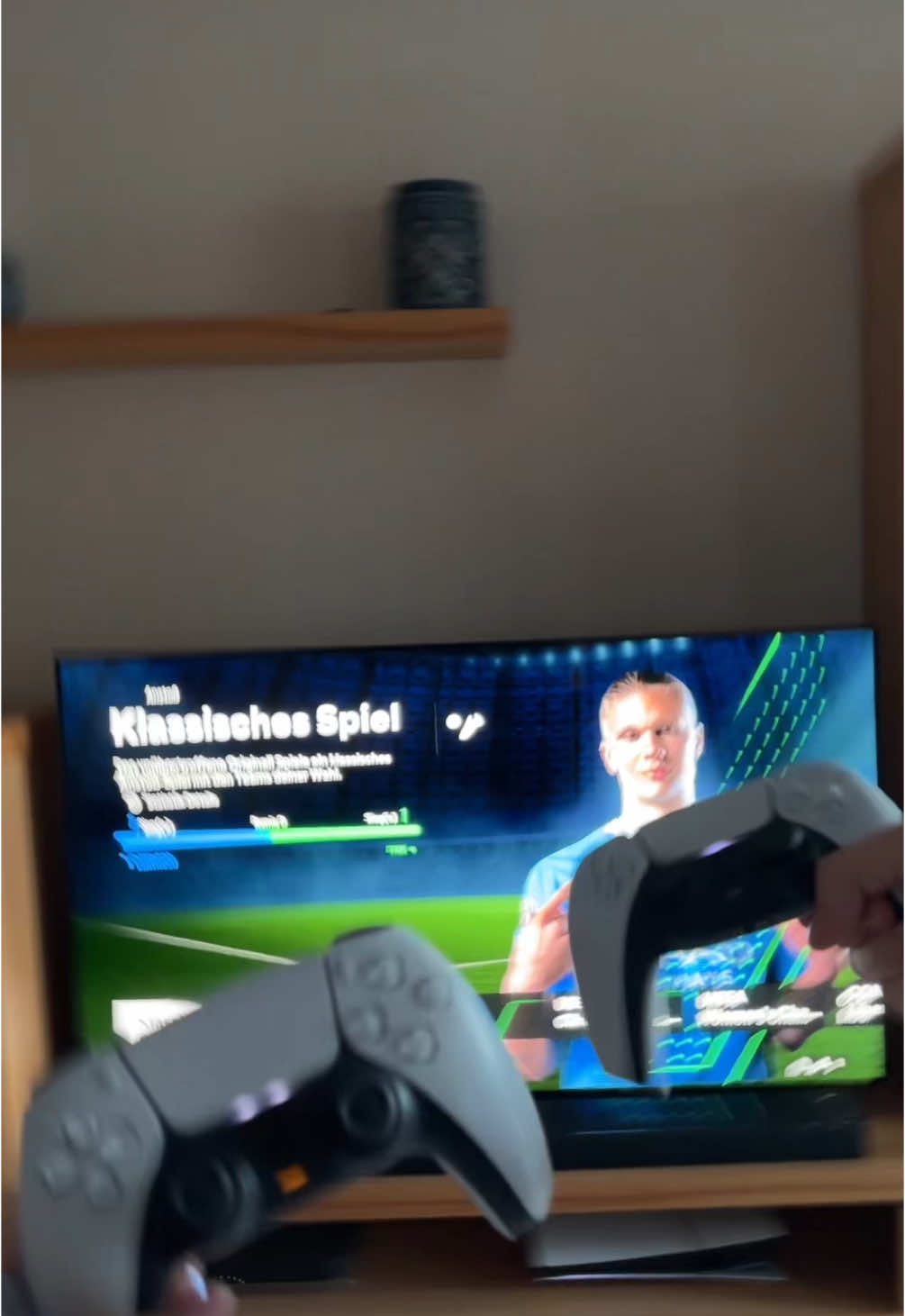 Ratet wer aus Nettigkeit 3 Eigentore gemacht hat… #brother #sister #wernichtlikedistuncool #fifa @calvin.mrz 