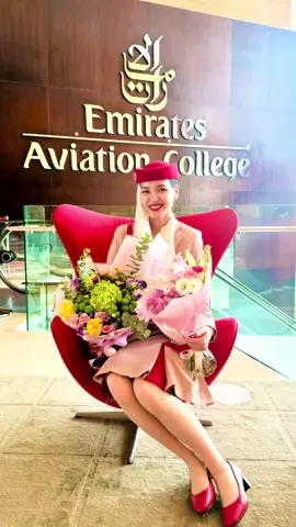 From dream to reality :)   ❤️🇦🇪✈️ #emirates #emiratescabincrew  #gradutionday #ekcrew #cabincrew #ek #cabincrewlife 