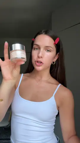 The @Clinique moisture surge 100H moisturizer always saves the day when my skin needs an extra boost of hydration #cliniquepartner #skincare #moisturesurge 