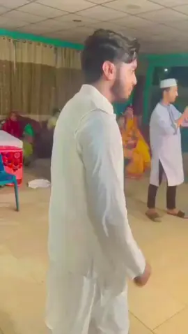 পূর্ণতা?   আমার কাছের মানুষ টুকটাক সবাই যানে আমাদের বিয়ে টা আগেই হয়েছে, তবে বিশ্বাস করেন তখনও আমার চোখে মুখে এতো আনন্দ, পূর্ণতার কান্না দেখা যায় নাই, সবার কাছে এটা একটা Event মএ কিন্তু আমার কাছে ছিলো এক মহাযুদ্ধের পরে যয় লাভ, প্রথমে অনেকে বলসে টিকবে না টিকবেনা,,, বিয়ে করে ফেললাম তার পর সবাই বললো Family চাপে দুরে সরে যাবে তারপর সব ছেড়ে ছেলেটা আমার কাছে চলে আসলো তার পরেও শুনতে হইসে অভাবে পরলে ভালোবাসা জানালা দিয়ে পালায় 😅 থাকলাম অভবে একমাত্র আল্লাহ আর আমরা দুইজন জানি প্রতিটা রাত কেমনে পার করেছি কতোটা ভয়ে ছিলাম, শুধু দুইজন দুইজনকে হারানোর ভয়,,  যারা আমার পাশে ছিলো আমার বন্ধ, বান্ধবী রা আমার কাছের কয়টা মানুষ তাদের কাছে লামিয়া চিরো কৃতজ্ঞ,, আর যারা বলতেন টিকবেনা তাদের বলি ৫ বার বিয়ে করে ফেলসি জানিনা কর্টে কোনটা granted হবে, কিন্তু এটা জানি আমাকে আর নিলয় কে আল্লাহ ছাড়া দুনিয়ায় কারো শক্তি নাই আালাদা করারা,,,  পুরো একটা দুনিয়ার বিপক্ষে যেয়ে এই মানুষ টা বার, বার আমার কাছে ছুটে আসছে,,,এমন একটা সময় ছিলো Everyone said that Don't Trust him he will be a cheater কিন্তু আমার একটা মা 😅 আমার কাকি মা উনি আমায়  শেষ ভরসা দিলো ও আসবে স্মৃতি ওরে অসতেই হইবো হয়তো সেও পরিস্থিতির শিকর ,,, আপনারা যানেন না....বিয়ে করার পরেও সবাই আালাদা করতে চাওয়ার যুদ্ধ টা কম ছিলে না। আপনারা দোয়া কইরেন আমি আর আপনাদের ভাইয়া যেনো সারাজীবন এইভাবেই ভলো থাকি একে উপরের পাশে থাকি কেউ যেনো আর আালাদা না করে দেয়! 😅❤️‍🩹