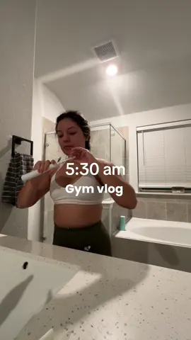 Morning vloggie 🌅🏋🏻‍♀️ just me & my random thoughts oh and a scary roach 🫢🤣 @Women‘s Best  #creatorsearchinsights  Rise and Grind: Your Morning Gym Routine #morningworkout, #fitnessjourney, #gymmotivation, #fitnesstips, #GymTok
