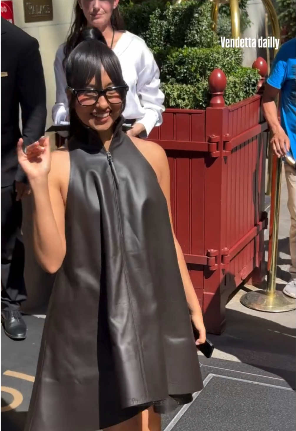 Bb Trickz en el desfile de Jacquemus en Paris, Francia. 🇫🇷  #bbtrickz #bbtricks #jacquemus #desfile #parati #fyp @Bb trickz 