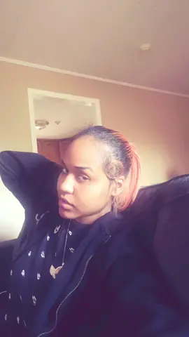 I like wearing my real hair sometimes 😭 #lightskin #naturalhairstyles #foryourpage 
