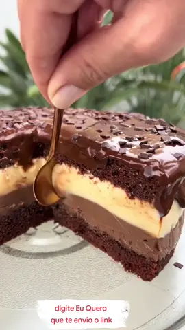 Bolo maravilhoso: fazer pra família ou  fazer uma renda extra. #receita #chocolate #bolo #videoviral #video #tik #saude #tiktokindia #rendaextra 