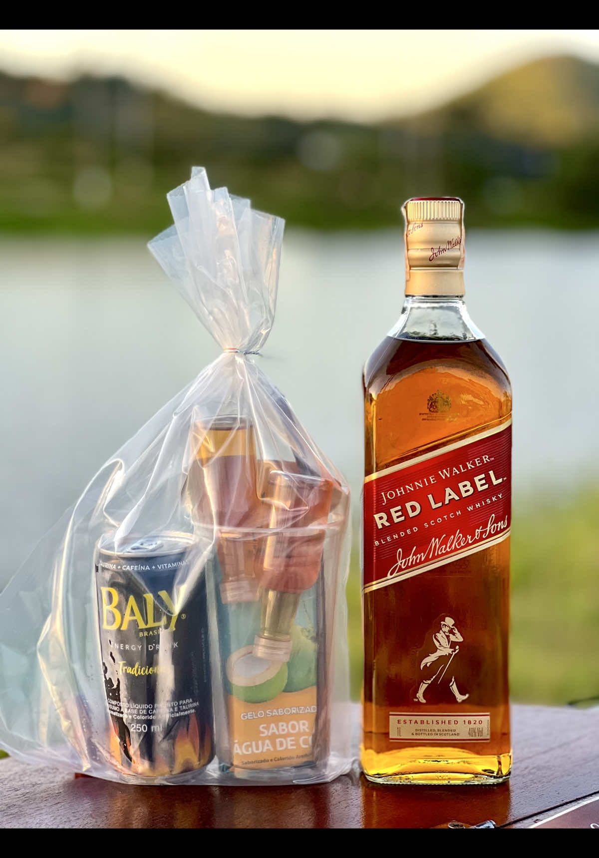 Ninguém tá preparado pra esse combo. É Copão, é Red Label, é pancada de sabor. Só assiste… e sente a vontade. 🍹🔥 #CopãoDoBrabo #RedLabelVibes #WhiskyComEnergetico #TrendTikTok #Estouro2025 #SaborQueHipnotiza #TikTokBrasil #DrinksVirais #VisualSatisfatório #WhiskyTime #CopãoDaqueleJeito 