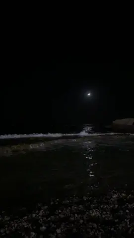 Night beach walks#sea #beach #nightcore #nightbeach #nights #nightaesthetic #lebanon #batroun #fyp #foryou #foryoupage #fypシ #Vlog #fyppppppppppppppppppppppp #fypシ゚viral #viral #viraltiktok 