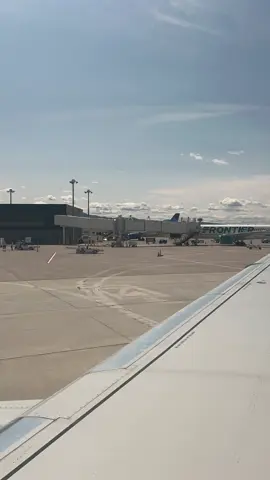 1st time in Montana, so beautiful! #embrarer175 #alaskairlines #missoula #msoairport #missoulamontana #upintheair #landing #flight #windowseat #timelapse #montana 