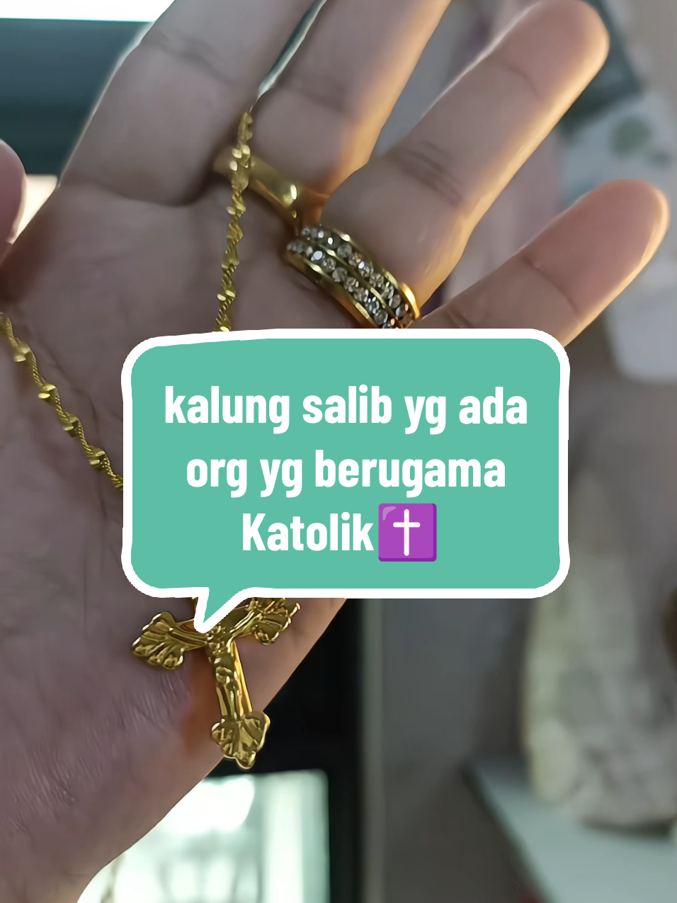 untuk berugama Katolik yg cari kalung salib .. Kali ni sa ambil kalung salib loket dia ada Org kalung titanium boleh pakai harian selamat pakai basahan✅ #kalungsalibkatolik #kalungsalibugamakatolik✝️ #kalungtitanium #kalungkristian #titaniumantikarat 