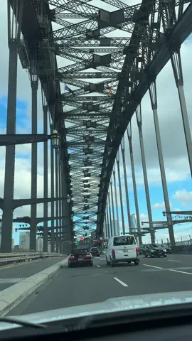 The Sydney Harbour Bridge 🌉  🇦🇺  #sydneyaustralia #sydney #harbourbridge #harbourbridgesydney #harbourbridgeview #goviral #fyp #internationalstudent #sydneyaustralia🇦🇺 #sydneyharbourbridgehotel #sydneyharbourbridge #sydneyhotel#amirharbourbridge#goviral 