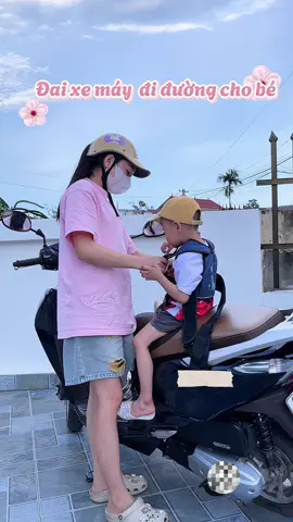 Đai xe máy an toàn đi đường cho bé#đaixemayantoanchobe #đaixemaydanang #daidixemay #mevabe #xuhuongtiktok  @Phượng Phượng  @Phượng Phượng  @Phượng Phượng 