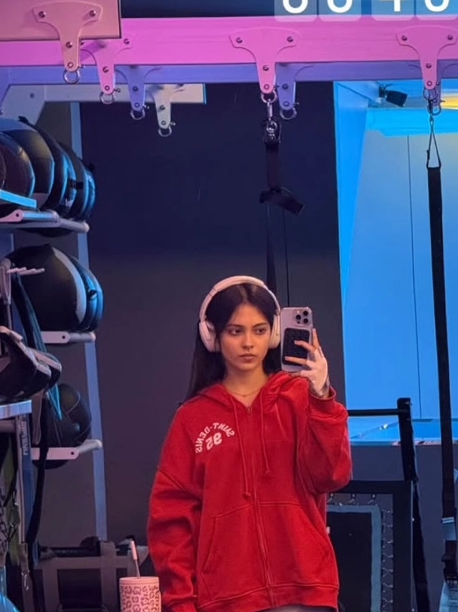 BAHAGIA TERUSS YA SAA❤‍🔥🤩✨ #4u #fyp #raisamarie #raisa #xyzbca #fypシ゚viral #berandatiktok #trending #pageforyou #fangirl 