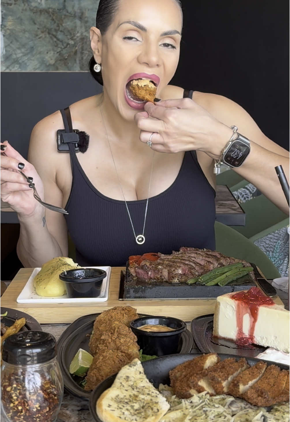 ASMR BIG BITES 🍴