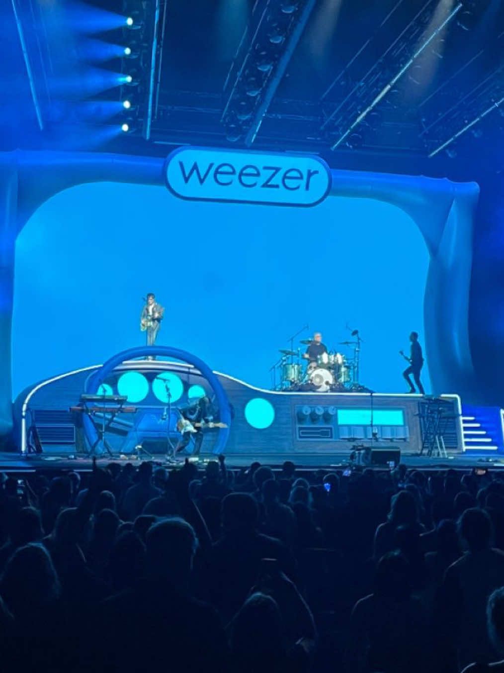 #weezer #riverscuomo #sayitaintso #brianbell #weezerbluealbum #patrickwilson #scottshriner #mattsharp #robloxrant #fyp 