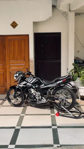 hitam yang tidak membuat bosan🤩#fyp #twostroke 