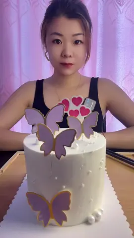 Creamy 🍰🍰  Pearls are not edible... ##mukbang #mukbangeatingshow #mukbangvideo #Foodie #foodtiktok #FoodTok #asmr #satisfying #sweet #cake #craving #yummy #challenge #dessert #fruit #beautiful #soft #cake #pearl 