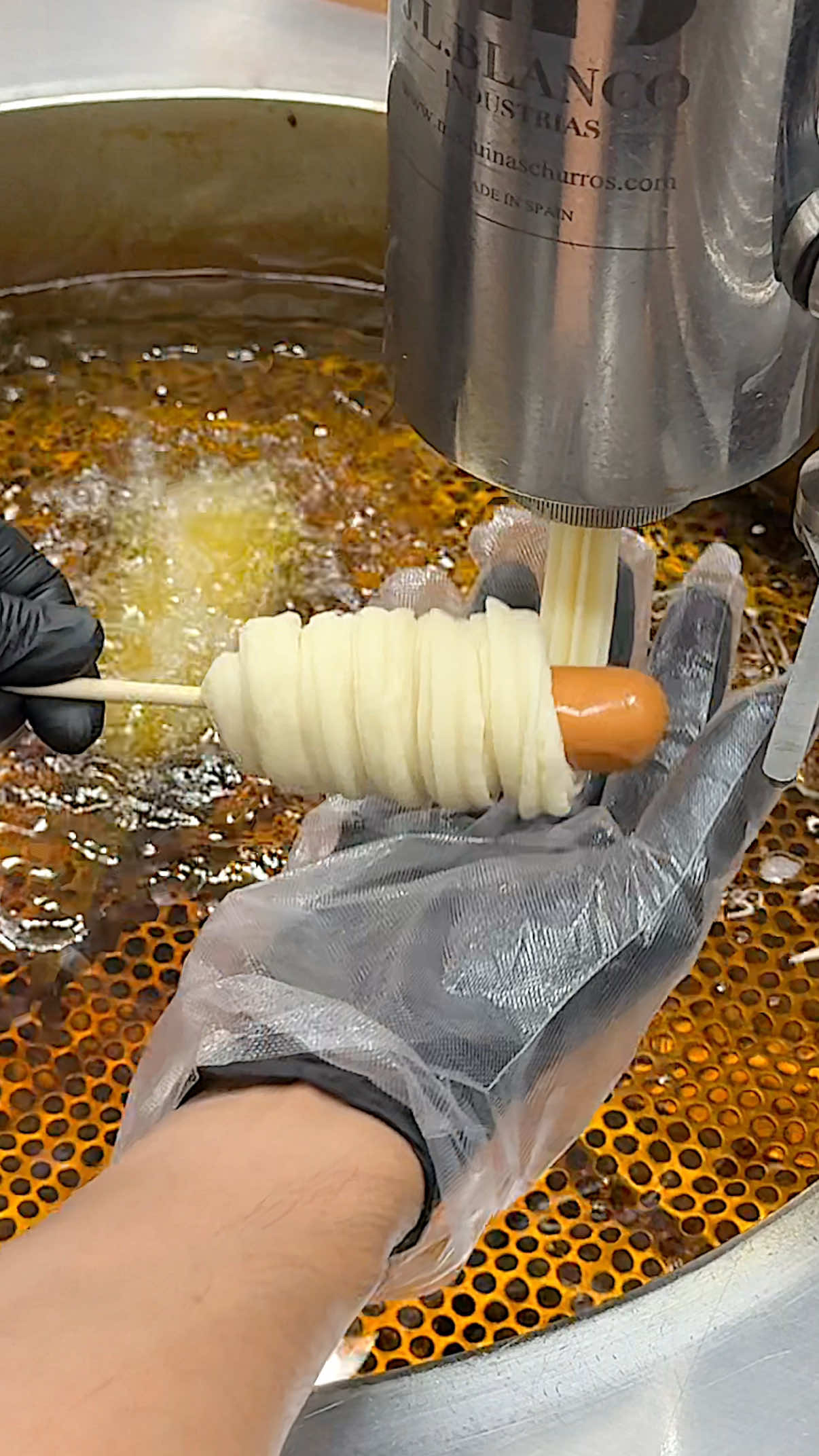 The Most Unusual Hot Dog in Seoul – Made with Churros! 📍더파크츄러스 대한민국 서울특별시 종로구 동숭동 129-289 https://maps.app.goo.gl/9t91yH9SCnzsr3F17 ⏰ 11:30 am open #churros #hotdog #viral #fyp 