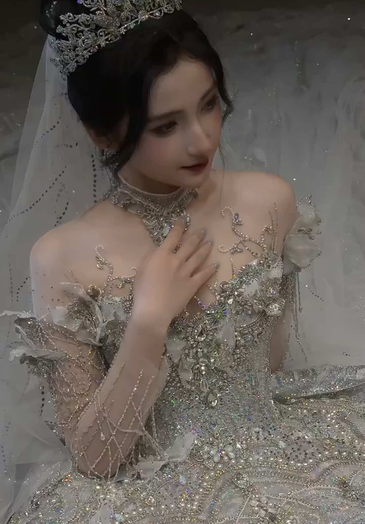 #côdâuxinh #weddingdress #xuhuongcuoitrung #đámcưới #váycưới #thuevaycuoi #vaydibancodau 