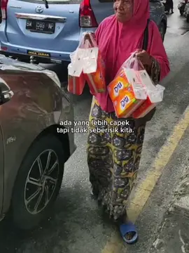 ngeliat mereka, jadi ngerasa malu banget karna sering ngeluh #sedih #jualan #tntravelkonten #viral #fyp 