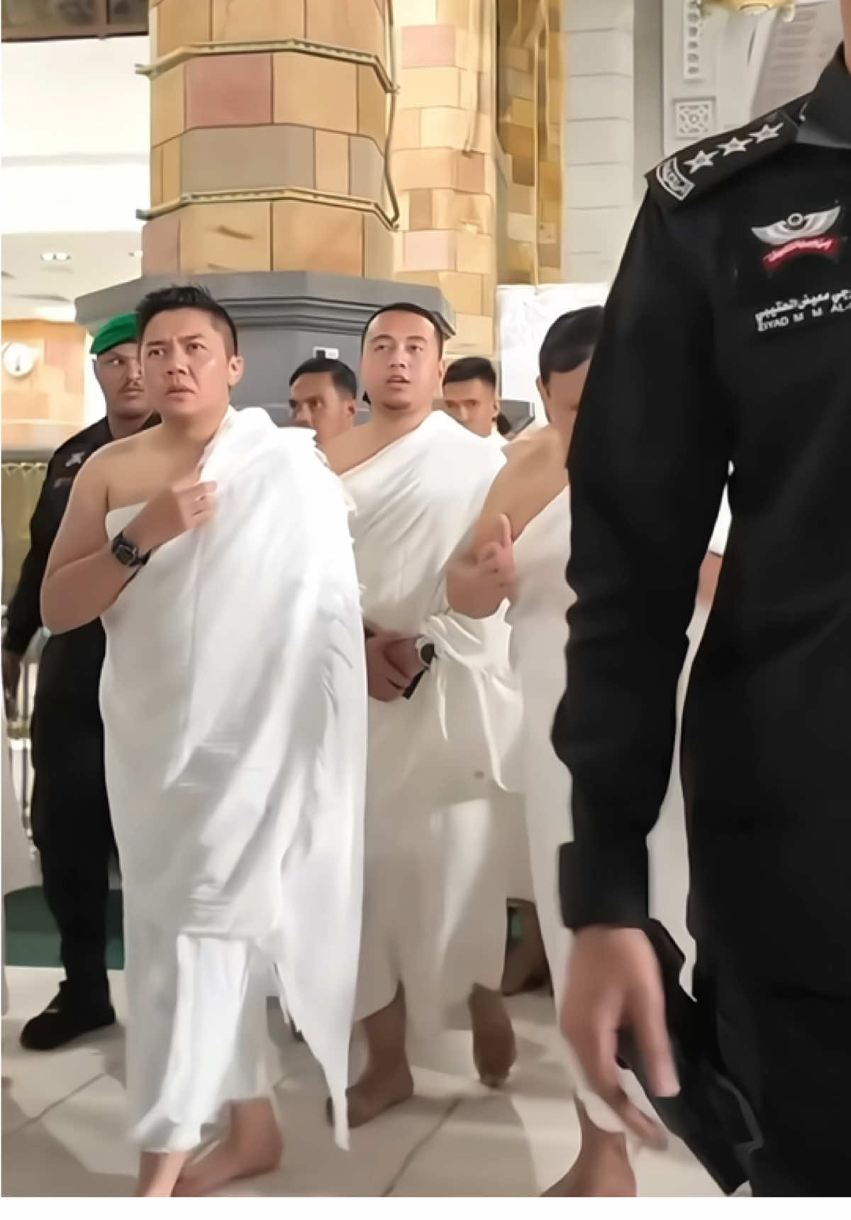 Masya Allah.. terharu🥹 semoga apa yg dipanjatkan beliau terkabul🤲🏻 #prabowo #letkolteddy #mayorteddy #teddyindrawijaya #mayorteddyindrawijaya #fyp 