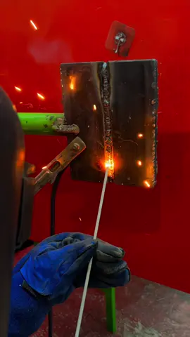 Ada yang tau ga gimana caranya mengelas di posisi vertikal?  #welder #welding #kursuslas #kursuswelder #sekolahlas #sekolahpengelasan #pelatihan #sertifikasibnsp #bandung
