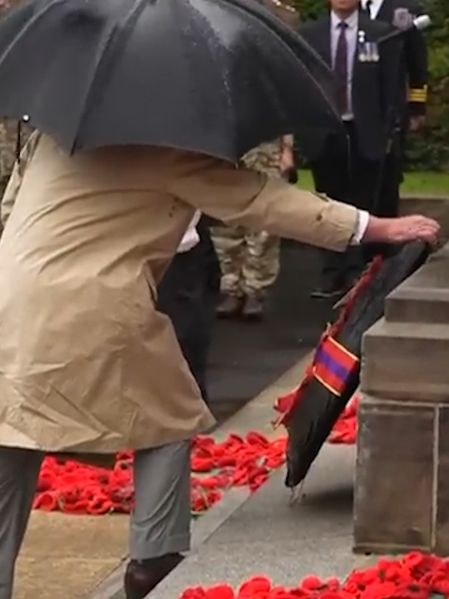 King Charles and Queen Camilla brave downpour to honour Kirkcaldy’s fallen. #kingcharles ##kingcharlesiii #queencamilla #Scotland #kirkcaldy