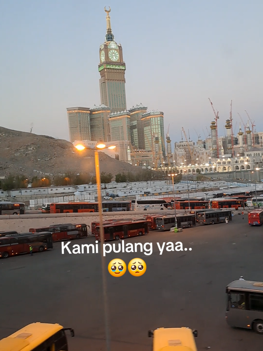 Titip separuh jiwa dan rinduku disana yaa Rasulullah sampai aku kembali bersama orang2 tersayang dlm keadaan terbaik dan waktu terbaik, amiiin #haji  #masjid #makkahmadinah🕋  #makkah #hajj 