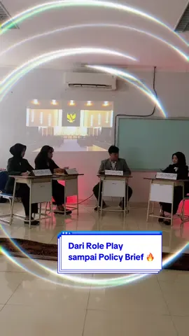 Dari simulasi peran, debat kebijakan, hingga merumuskan rekomendasi kebijakan… Pada pertemuan terakhir, mahasiswa/i memainkan peran beragam dalam simulasi politik pembangunan, ada yang sebagai pemimpin, birokrat, pelaku usaha, dan juga masyarakat. Mahasiswa/i belajar bahwa politik pembangunan bukan hanya konsep, tapi juga soal merespons masalah nyata dengan solusi strategis. Tidak hanya memainkan peran, namun hasilnya juga dirangkum dalam sebuah rekomendasi kebijakan sebagai bentuk pemikiran kritis dan solutif, sebagai hasil refleksi atas dinamika politik dan pembangunan yang mereka perankan.  Terima kasih sudah mau belajar  untuk menjadi bagian dari solusi anak-anak baik 🥳 #P#PolitikPembangunanR#RolePlayP#PolicyBriefK#KelasAktifk#kuliahp#politeknikstialanbandung#CapCut 