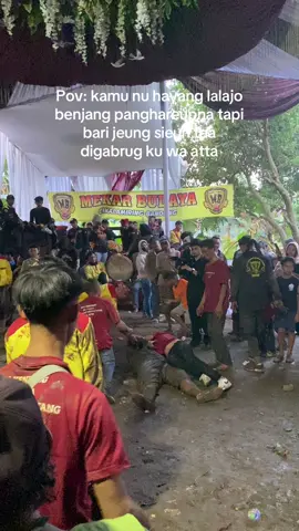 Di mb keun lah pokona mah well nya wa atta👌 #benjang #benjangmekarbudaya #waatta #kesenian #ujungberung #fyppppp