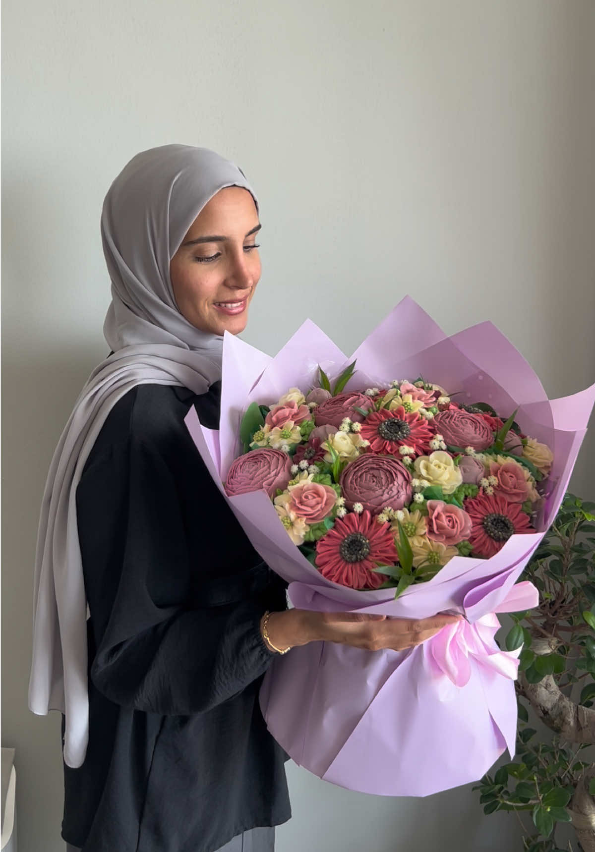 لما شفت هالبوكه دق قلبي ٣ دقات🥰 #cupcake #cake #dubai #dxb #bouquet #fyp 