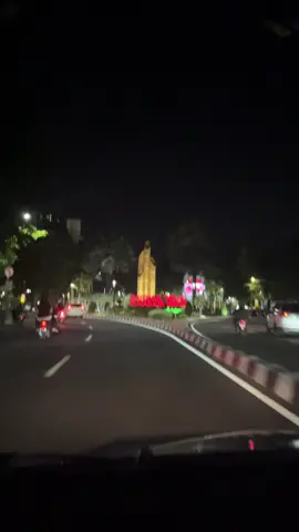 Surabaya itu indah , tapi jangan jatuh cinta di Surabaya  #vibessurabayanight #fypシ 