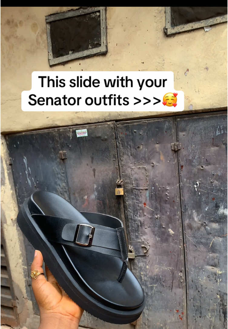 #handmadefootwears #feetbyoma #giftideas #shoemaking #entrepreneur 