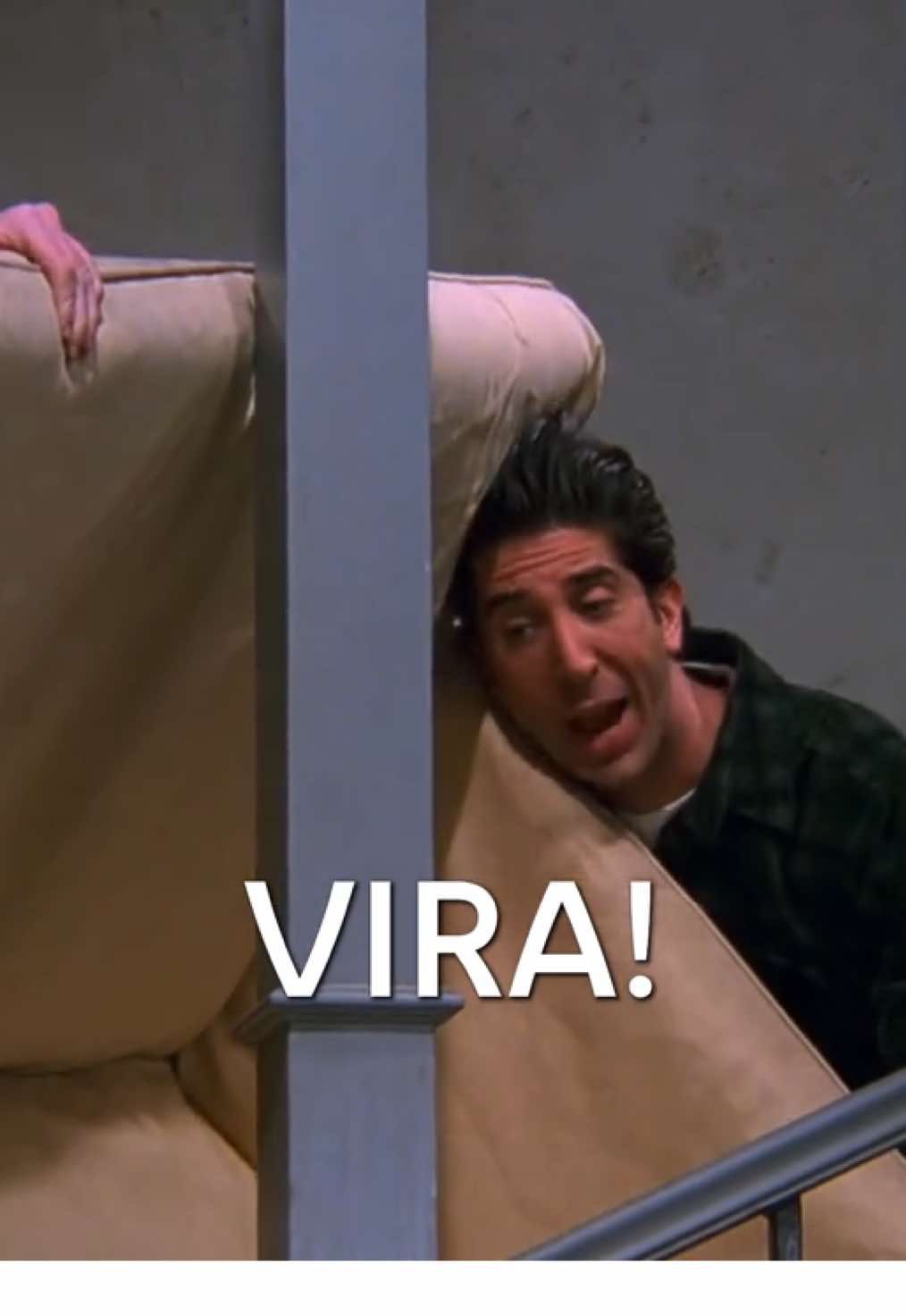 PIVOT! 🫵 #Friends #rossgeller #rachelgreen #chandlerbing #pivot #Max #tiktokmefezassistir
