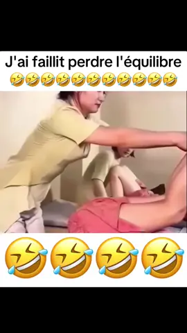 J'ai faillit perdre l'équilibre 🤣🤣🤣 #humour #drole #funnytiktok #funnyvideos😂 #humourtiktok #🤣🤣🤣 #fyp #pourtoi #comedie #rire #marrant #CapCut 