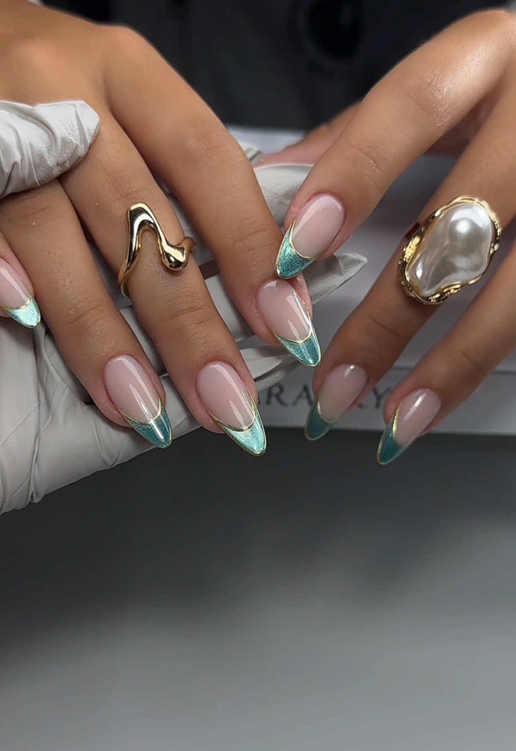 Teal Gold Cateye French Nail Design Dual Forms #cateyenails #chromenails #almondnails #explorepage #trendingnails #goldnails #frenchnails #greennails #aquanails