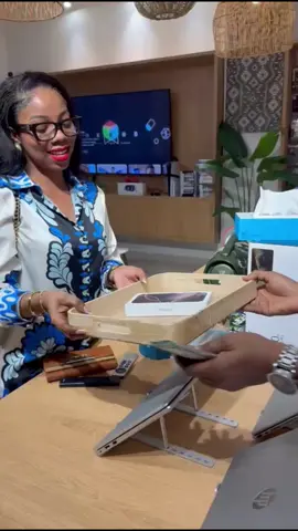 C’est ce sourire sur votre visage que nous aimons voir quand vous venez chez Losako Shop.  Merci pour votre confiance  📱 La seule vraie destination pour acheter ton iPhone certifié Apple à Kinshasa ? C’est chez Losako Shop. Ici, pas de migraine. Pas de doute. Pas de reconditionné. Juste du neuf, certifié, garanti. Et surtout : ✨ Une expérience sur mesure 👨‍💻 Une assistance de A à Z 📦 Une configuration complète avant même de sortir du magasin Viens vivre la différence. Notre adresse 📍 Premier Mall, 1er étage – Kinshasa Nos horaires 🕒 Lundi à samedi : 9h – 19h 🕒 Dimanche : 15h – 20h ⚠️ WhatsApp • +243 821 006 430 💰 www.losako.shop #iPhoneCertifié #LosakoShop #TechSansMigraine #AppleNeuf #Kinshasa #PremierMall #ExperienceClient 