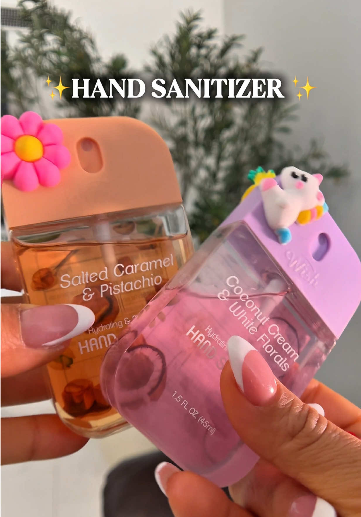 Perfectos para una idea de regalo, para usar en la escuela o para viajar.  #backtoschool #handsanitizer #giftideas #idea #giftbox #sanitizer #sprayfragrance 