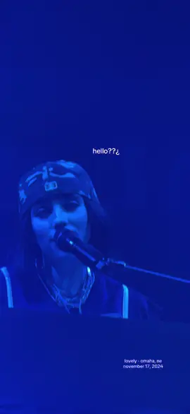 forgot I gatekept this…eye contact was insane pls punch me in the face @BILLIE EILISH  #hmhas #billieeilish #chihealthcenter  #lovely #hmhastour #khalid #omaha #fyp #immediatelyfolded @FINNEAS 