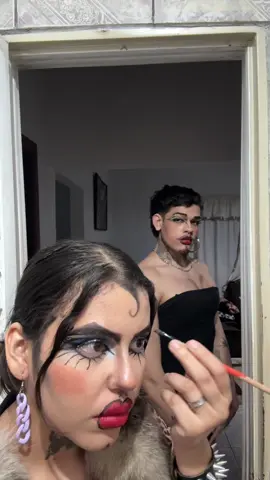 Pra aprender a rir mais baixo🤫 @bielzinrat  #makeup #friend #trend #fyp 