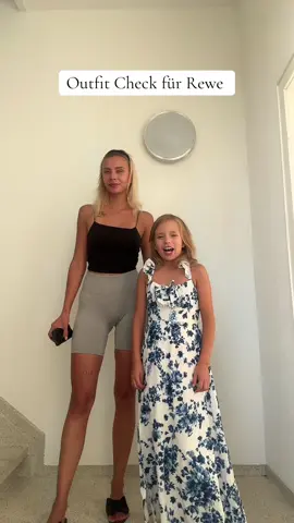 Stock Schuhe 😅 ig:Annamiltina #fy #fyp #outfit #mom #momanddaughter 