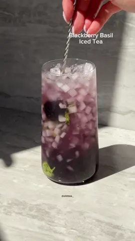 Blackberry Basil Iced Tea 🧊🍃 Scroll down to see the full recipe 👇🏼 Ingredients:  🍃 1 tsp pomegranate goji tea @ohhtea_  🍃 1 cup water  🍃 1/2 tsp agave syrup  🍃 2 basil leaves  🍃 2/3 blackberries  🍃 Ice to serve  Instructions:  ✨ Bring water to 70° Celsius and steep goji pomegranate tea for 3-5 minutes. Add agave syrup in while the tea is still hot then set it aside to cool. ✨ In a cup add basil and blackberries, muddle together then add ice and tea then stir. Enjoy! 🍃✨ For more tea tips and recipes follow @ohhtea_  #tea #tealovers #tealove #icedtea #iceddrinks #icedteas #icedtearecipe #healthyrecipe #ohhtea 