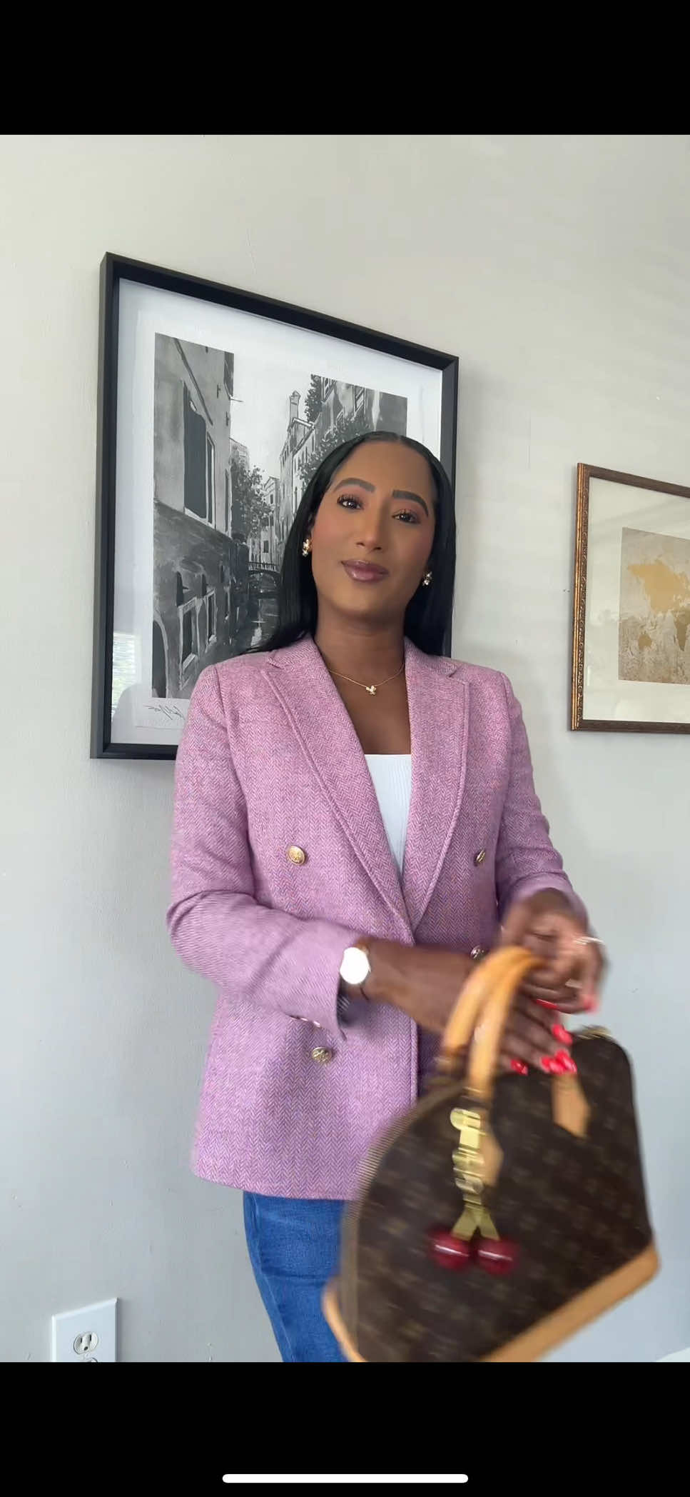 Repost if you know that you never have to try to dim someone else’s light in order for you to shine brighter! 🫶🏾💕 love yall! Happy Thursday! #fyp #OOTD #selflove #kindness 