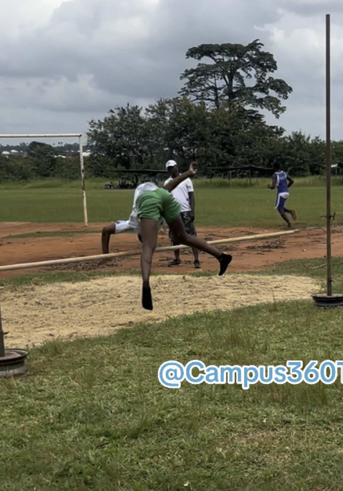 High jump went wrong 😑  #campus360 #viralvideos #highschool #highjump #fyp #fypシ゚ #shs #campuslife #tranding #interschools #sports 