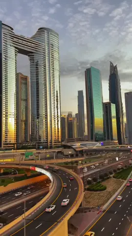 Dubai🇦🇪 #fypシ゚viral #loving_dubai #foryoupage #dxblove #اكسبلورfypシ゚_explore❥ #foryou #goviral #dubai🇦🇪❤️ #lovindubai #tiktoktraditions #tiktok #explore #Viral #tiktokdubai🇦🇪 #burjkhalifa 