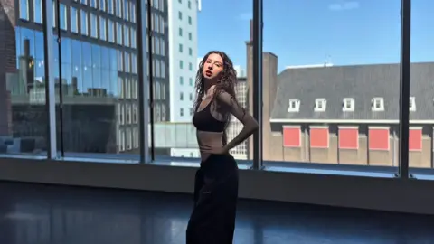 Full video (mixed close up ver.) 🎶Bliss by @TYLA  Choreo by me Filmed by @marrish__  Edited by me #fyp #dance #tyla #dancer #bliss #choreography #dancevideo #choreo #dancetok #tylabliss 