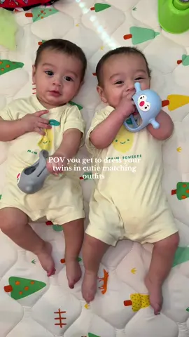 One of my fave parts of being a twin mom 😍  #twins #twinmom #baby #babytok #MomsofTikTok 