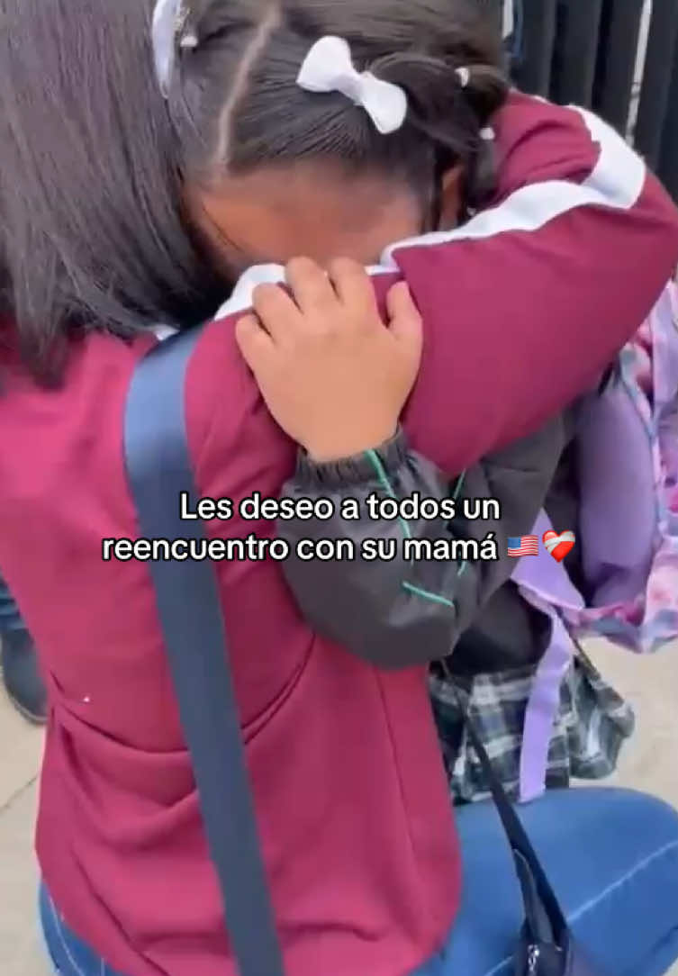 Reencuentro de madre e hija después de años sin verse. Un sueño hecho realidad para mi clienta. 🤍✨ #LaLuchaSigue🔥  ☎️ Para más información llámanos al número de teléfono de mi perfil. 🇺🇸 Tomamos casos por todo los EE.UU. ✨ Arregla tus papeles sin salir del país. #ArreglandoConMendoza #VisasHumanitarias #Inmigración #ImmigrationStories No todos pueden arreglar. Cada caso es diferente y requiere una consulta. Los factores anteriores no reflejan todas las formas en que puede arreglar y no incluyen todos los factores. Además, los resultados anteriores no garantizan resultados futuros. Solo información, no consejo legal.
