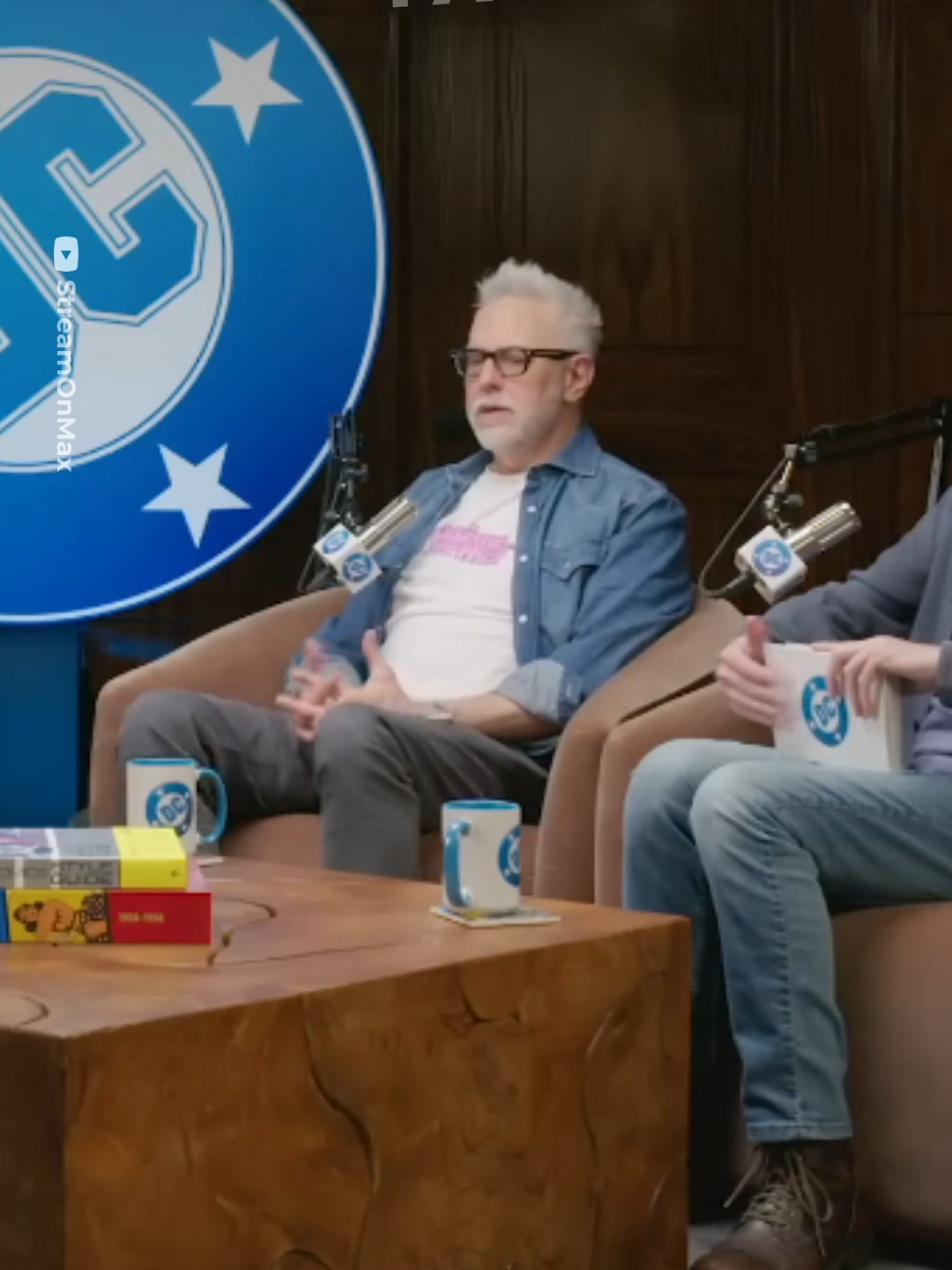 James Gunn le ofreció a Ryan Reynolds volver como LINTERNA VERDE #español #dc #lobo #jasonmamoa 📹: StreamOnMax ______________________________________ Este video es solo para entretenimiento. Las voces fueron grabadas por humanos y luego imitadas por IA.