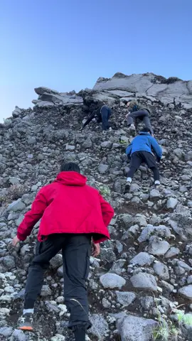 📈📈📈#jalurselatanrinjani🔥🔥 #montains🏔️ #gunungindonesia 